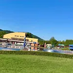 Nad Prehradou